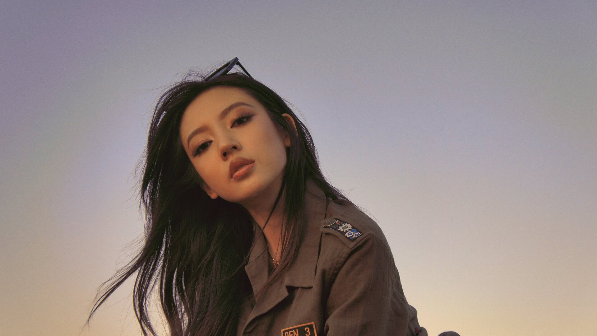 九游官网-_水上摩托表演赛：速度与水花的极限角逐_，水上摩托车价格是多少