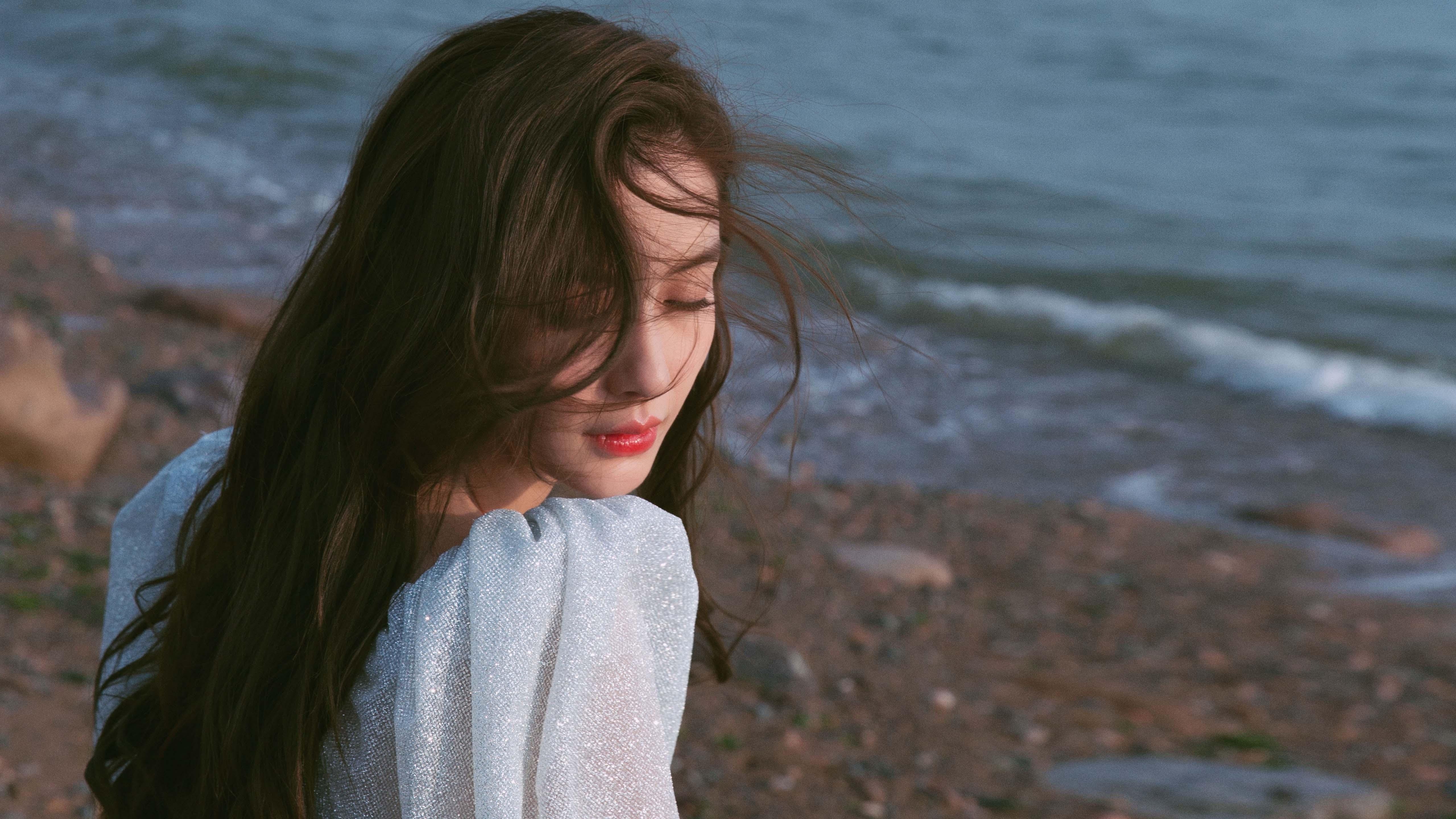 九游登录中心-_海底探秘：潜水泅渡中的水肺网球挑战_，水肺潜水视频